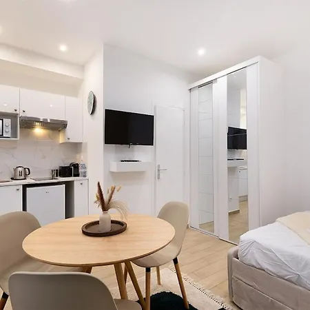 Lasuite Montbrun * Parijs